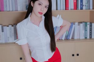 两面桢紫色吊带袜红裙OL46p